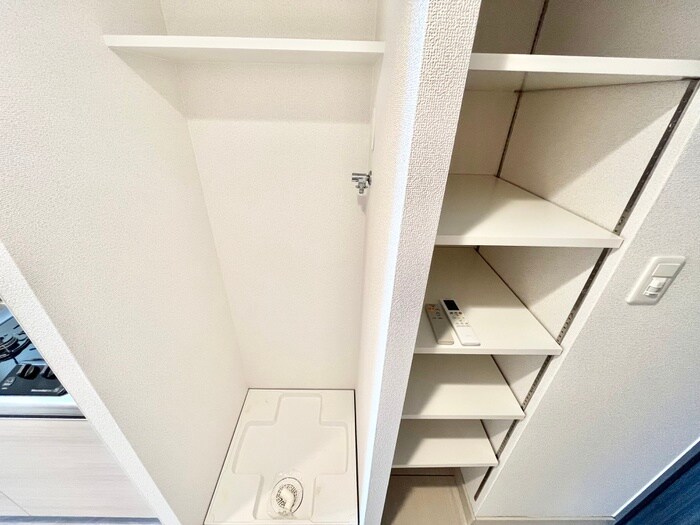 物件内観写真18　(洗濯機置場)