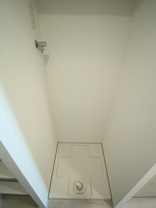 物件内観写真18　(洗濯機置場)