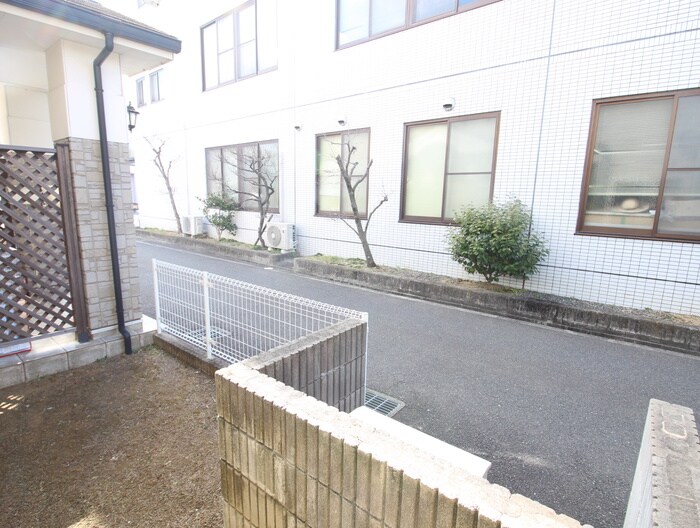 物件内観写真22　(室内からの展望)