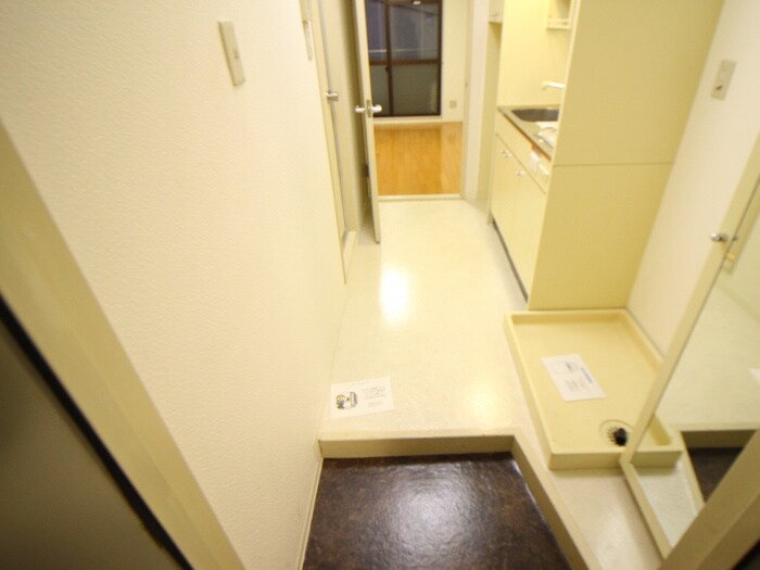 物件内観写真15　(玄関)