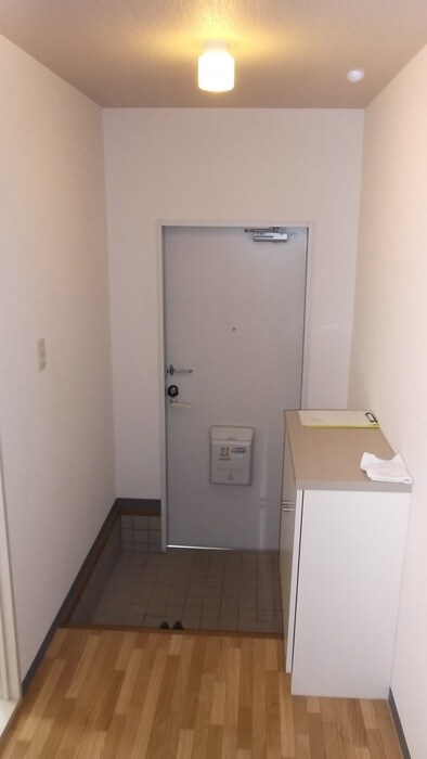 物件内観写真17　(玄関)