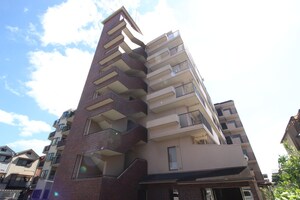 シルバーシャトー太秦外観写真