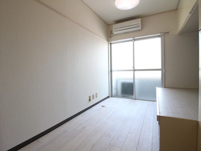 物件内観写真10　(居室)