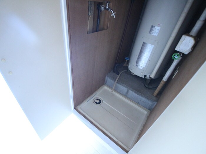 物件内観写真13　(洗濯機置場)