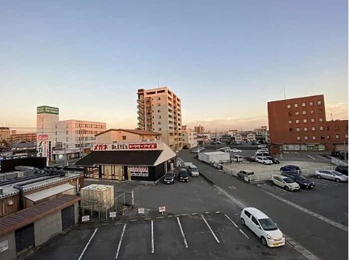 物件内観写真10　(室内からの展望)