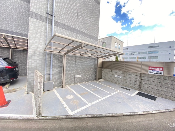 物件外観写真5　(バイク置き場)