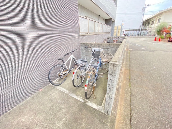 物件外観写真6　(駐輪場)
