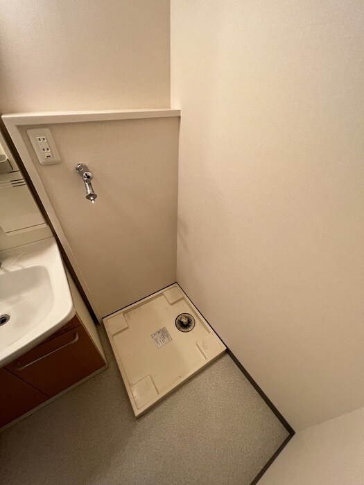 物件内観写真7　(洗濯機置場)