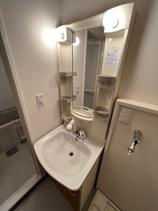 物件内観写真8　(洗面)