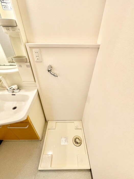 物件内観写真12　(洗濯機置場)