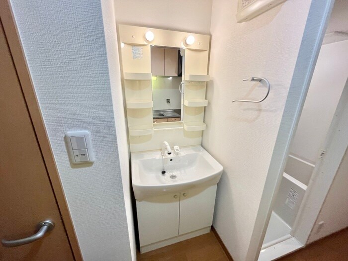 物件内観写真10　(洗面)