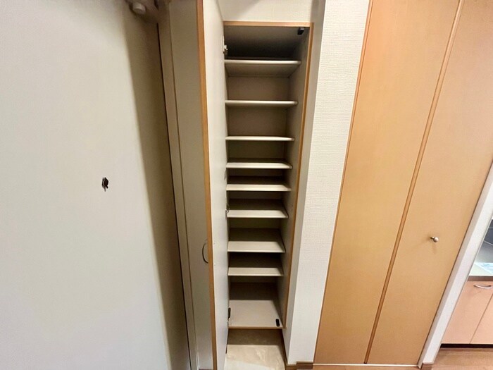 物件内観写真12　(靴箱)