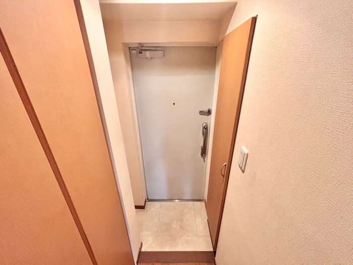 物件内観写真13　(玄関)