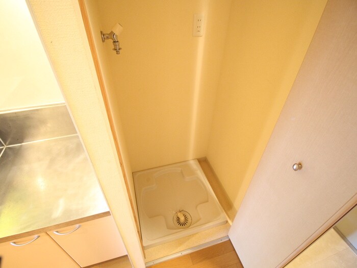 物件内観写真17　(洗濯機置場)