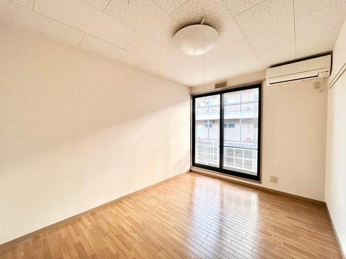 物件内観写真10　(居室)