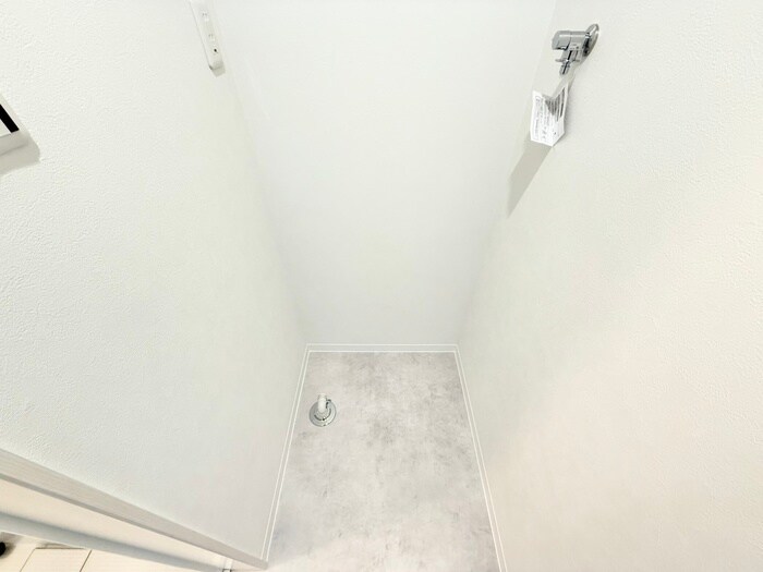 物件内観写真14　(洗濯機置場)