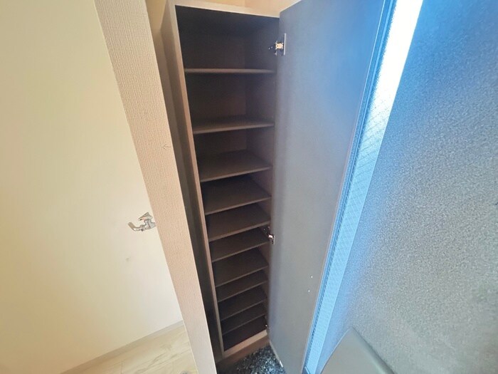 物件内観写真8　(靴箱)