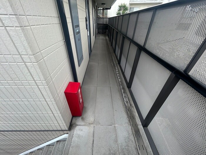 物件外観写真5　(エントランス部分)