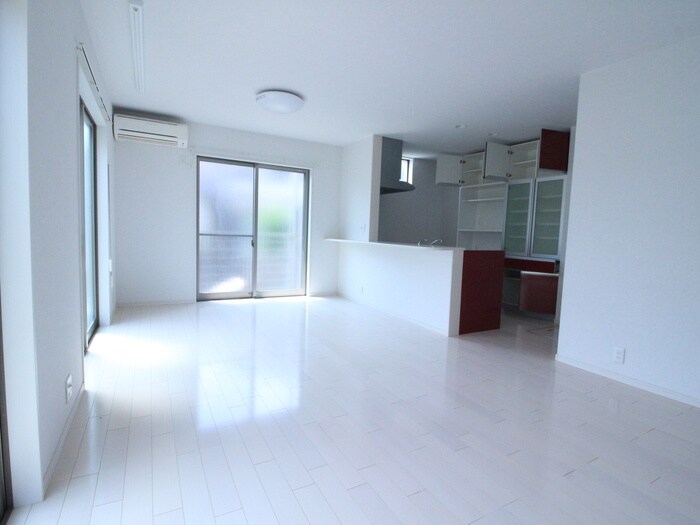 物件内観写真9　(居室)