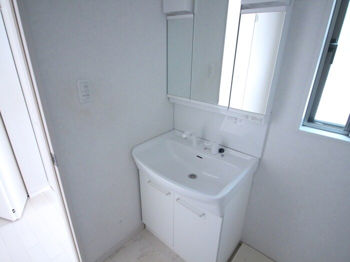 物件内観写真12　(洗面)