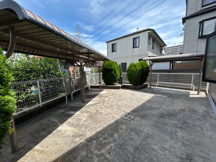 物件外観写真5　(駐輪場)