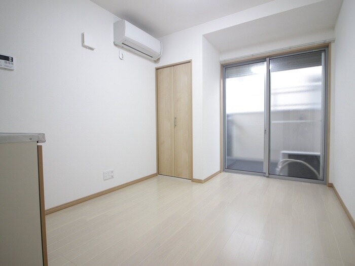 物件内観写真7　(室内からの展望)