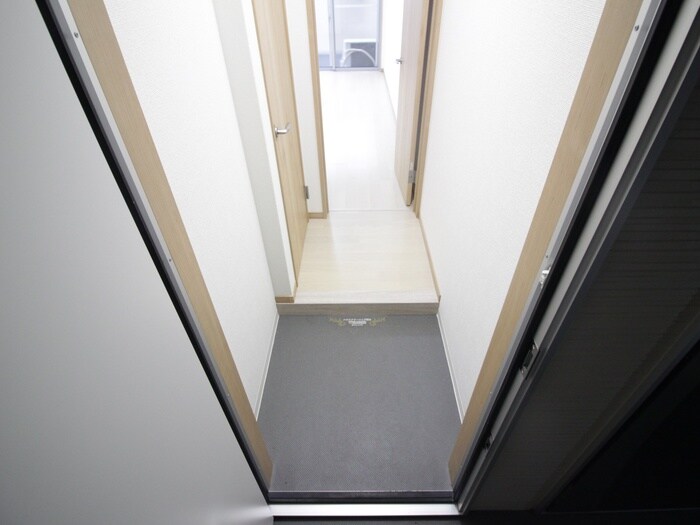 物件内観写真14　(玄関)