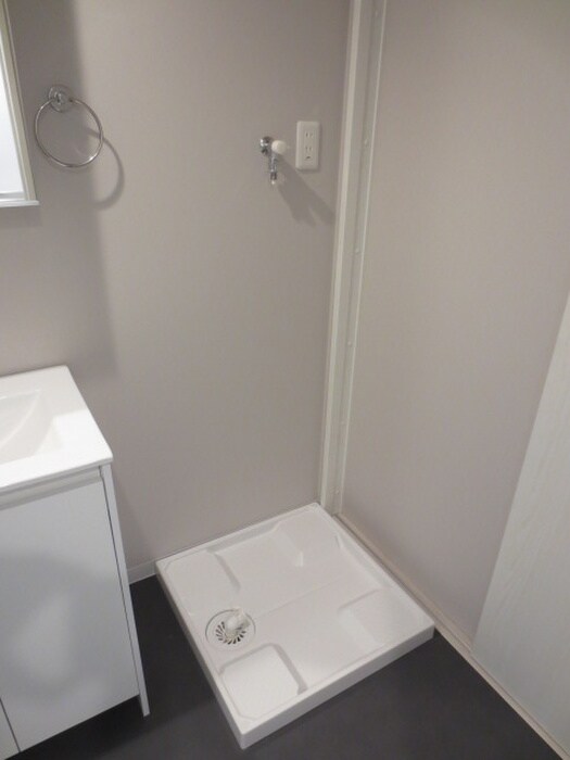 物件内観写真12　(洗濯機置場)