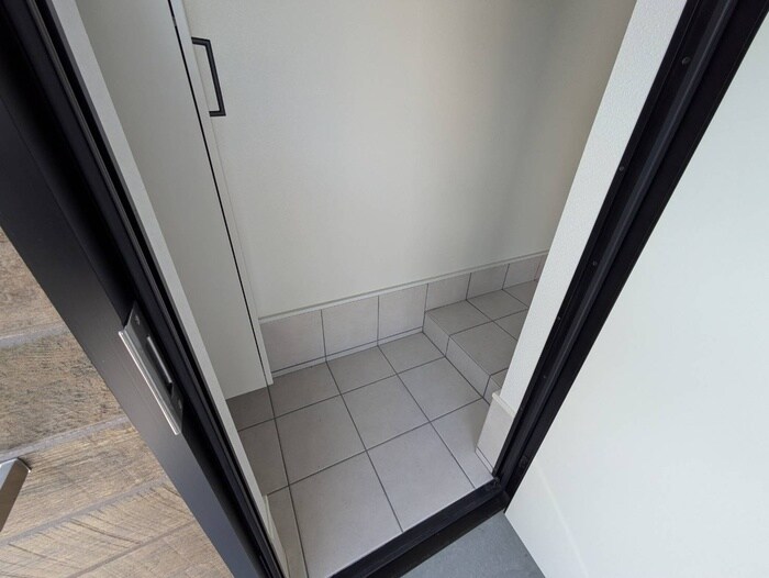 物件内観写真17　(玄関)