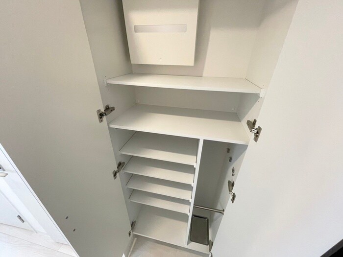 物件内観写真15　(靴箱)