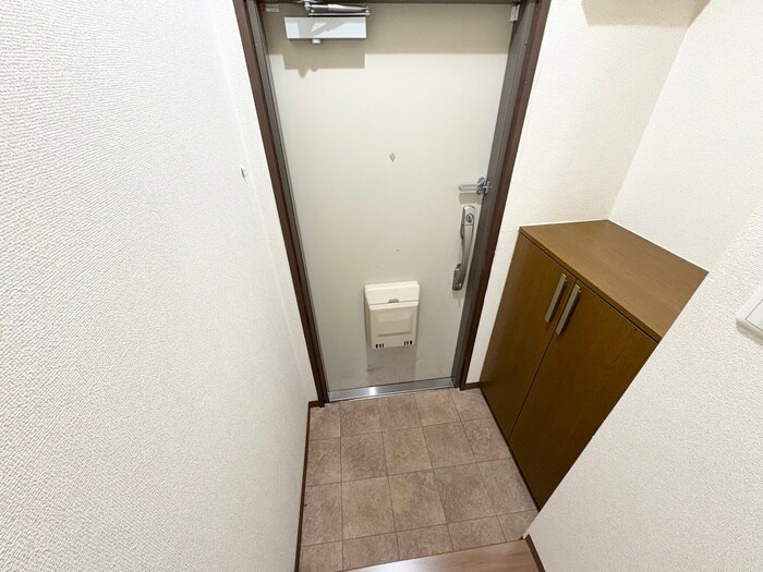 物件内観写真14　(玄関)