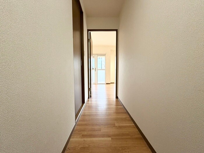 物件内観写真18　(廊下)