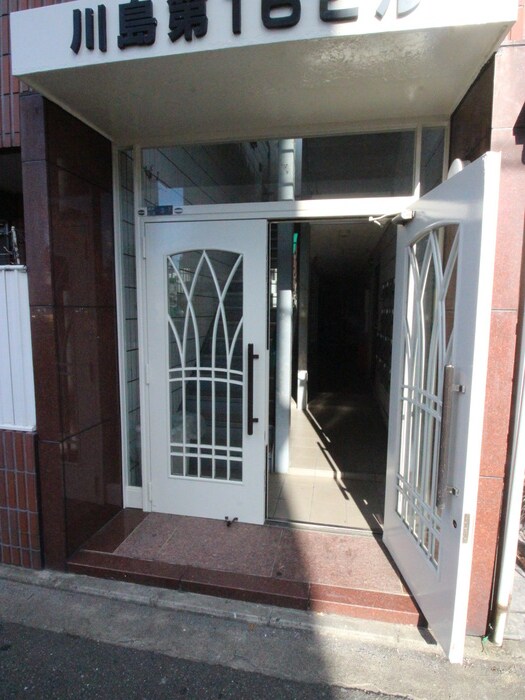 物件外観写真2　(エントランス部分)