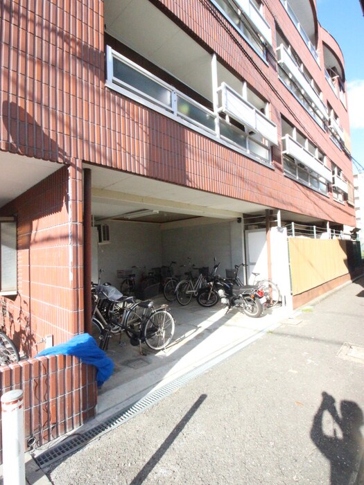 物件外観写真3　(駐輪場)