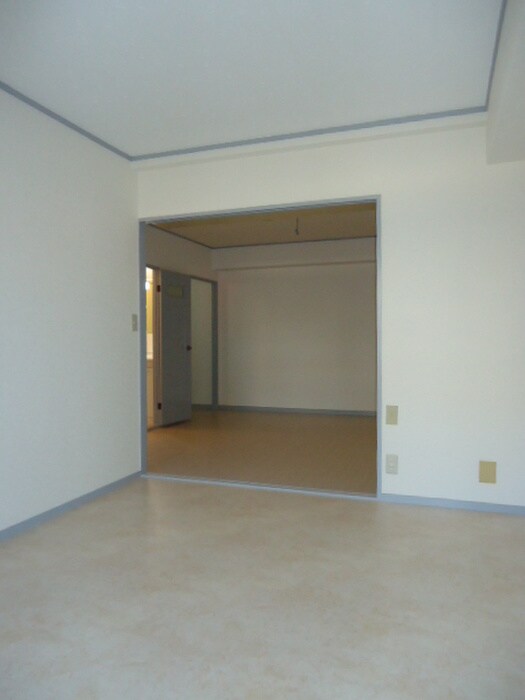 物件内観写真14　(居室)