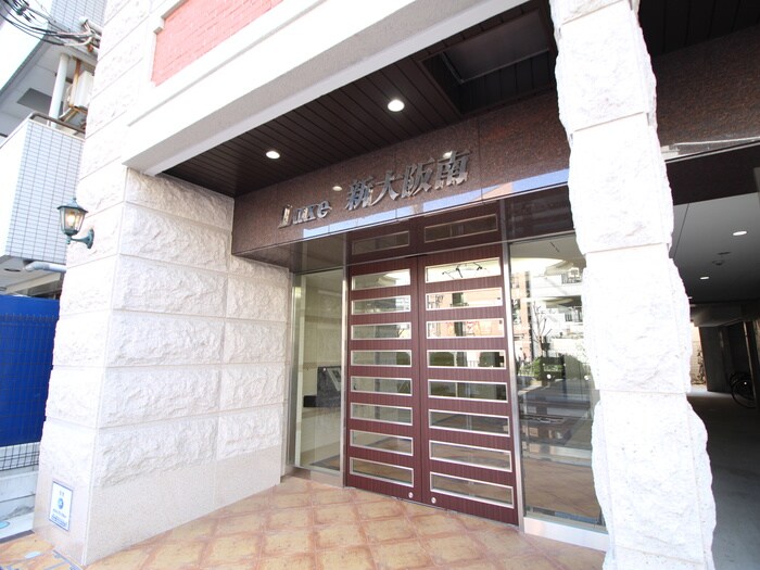 物件外観写真2　(エントランス部分)