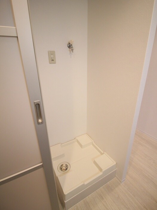 物件内観写真16　(洗濯機置場)