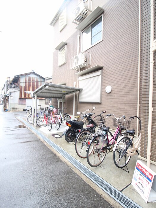 物件外観写真3　(駐車場)