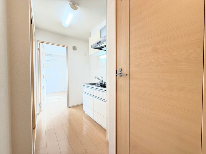 物件内観写真17　(廊下)