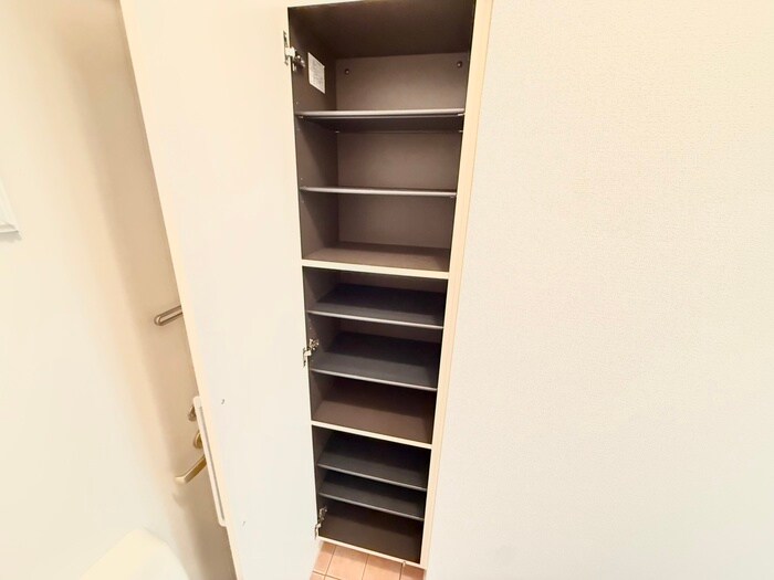 物件内観写真18　(靴箱)