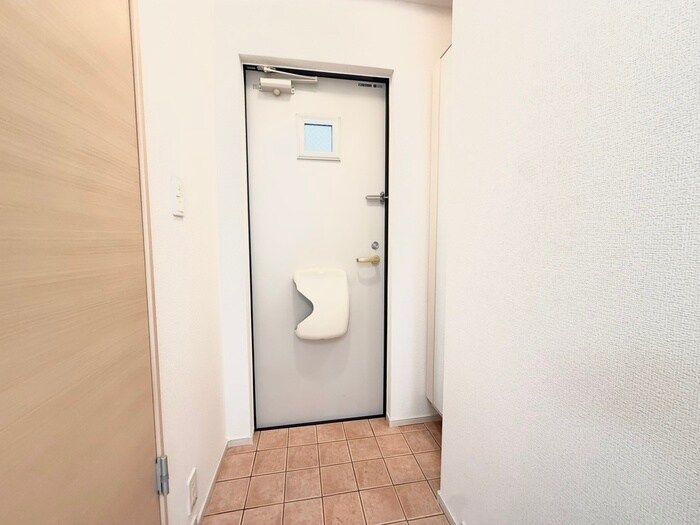 物件内観写真19　(玄関)