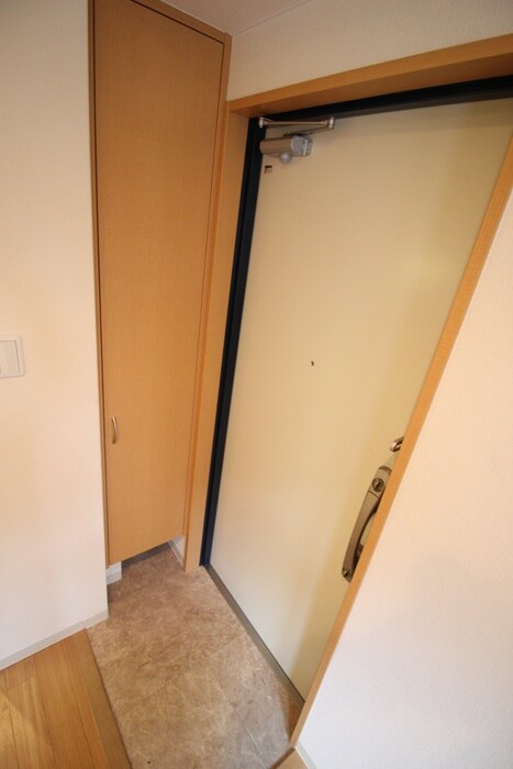 物件内観写真13　(玄関)