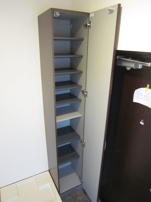 物件内観写真13　(靴箱)