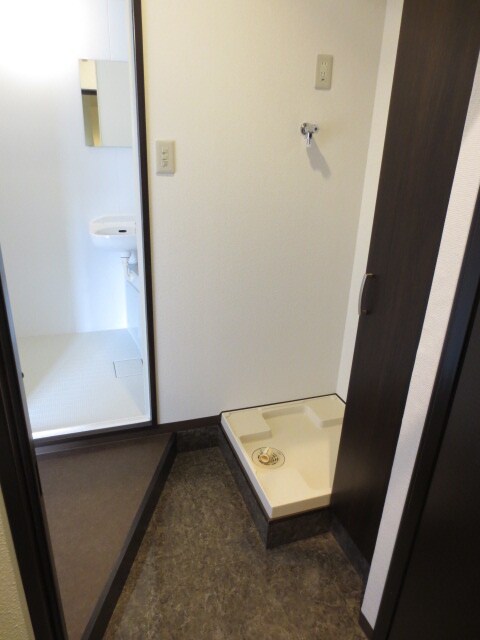 物件内観写真14　(玄関)