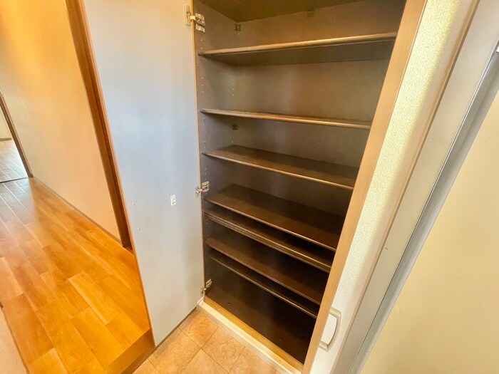 物件内観写真18　(靴箱)