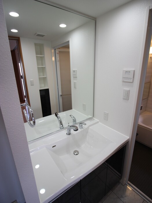 物件内観写真8　(洗面)