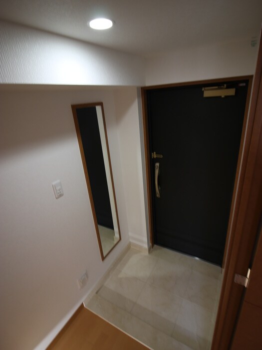 物件内観写真13　(玄関)