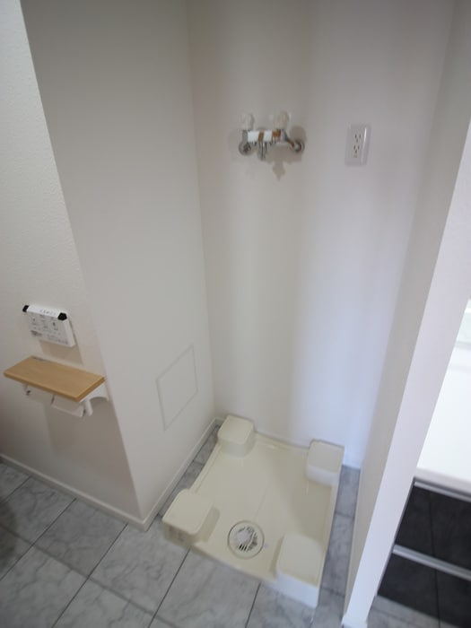 物件内観写真15　(洗濯機置場)