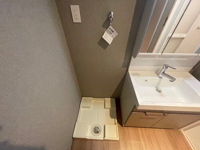 物件内観写真8　(洗濯機置場)