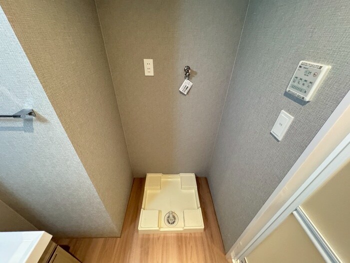 物件内観写真13　(洗濯機置場)